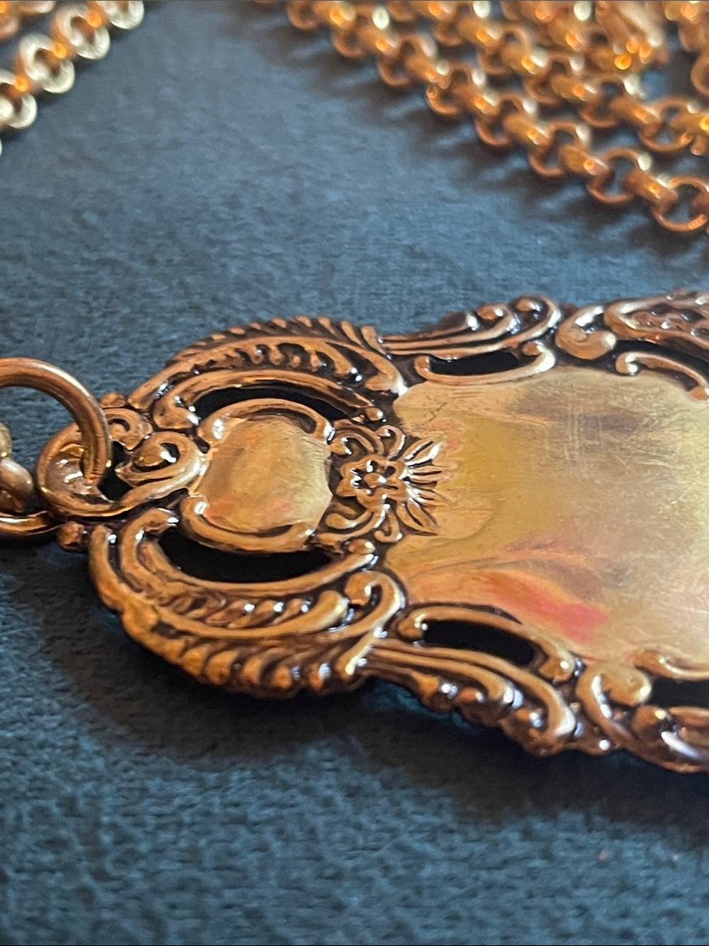 Vintage Art Nouveau Antiqued Brass Cherub Shield Pendant Necklace - Picture 4 of 9